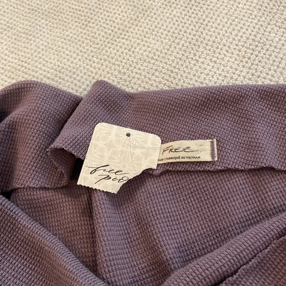 WE THE FREE off the shoulder top size small​ - Picture 10 of 10